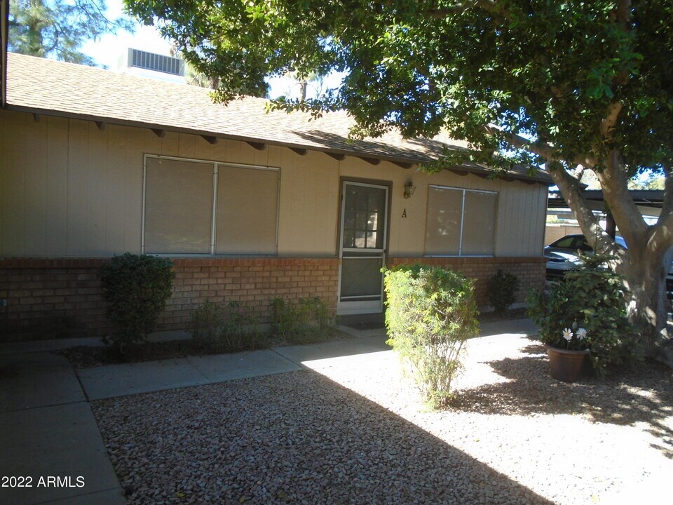 1172 E Vaughn St, Unit A in Tempe, AZ - Building Photo