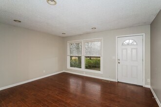 112 Bluegrass Rd in Clarksville, TN - Building Photo - Building Photo