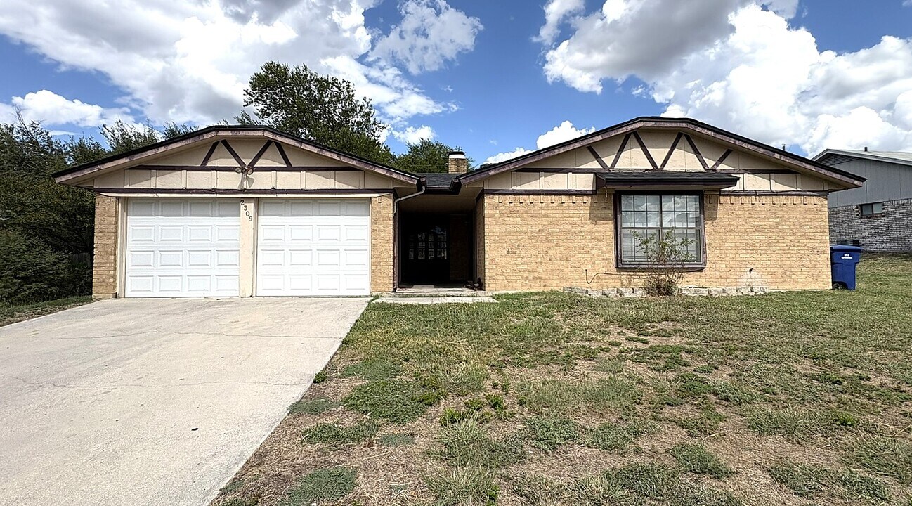 2309 Whitney Dr in Copperas Cove, TX - Building Photo