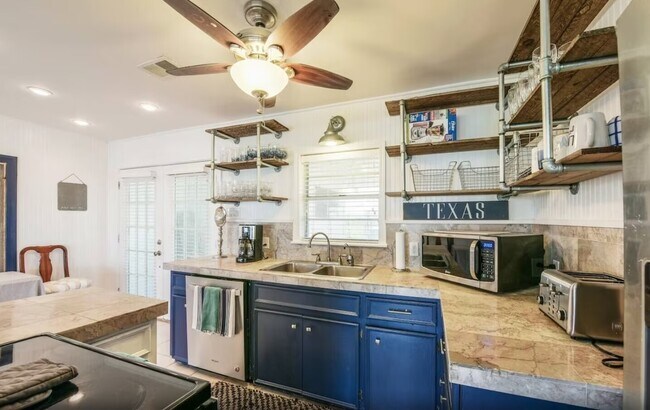 property at 610 Fort Velasco Dr