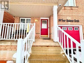 98 Four Seasons Cir in Brampton, ON - Building Photo - Building Photo