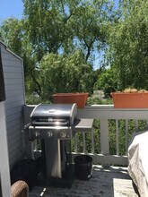 55 Mill Plain Rd, Unit 33-18 in Danbury, CT - Building Photo - Building Photo