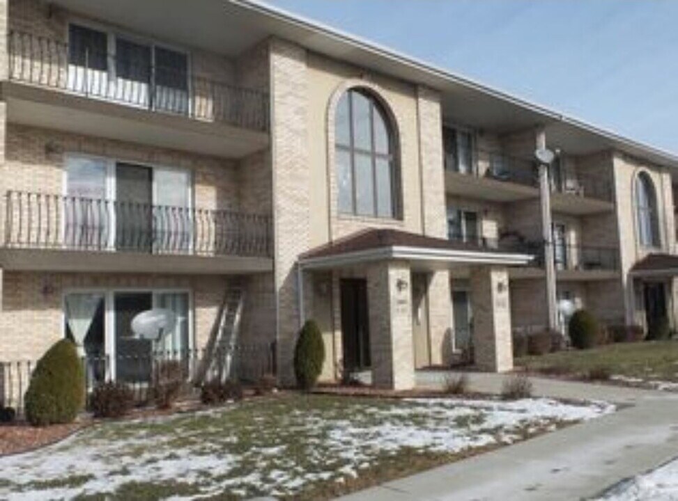 6142 W 63rd St in Chicago, IL - Building Photo