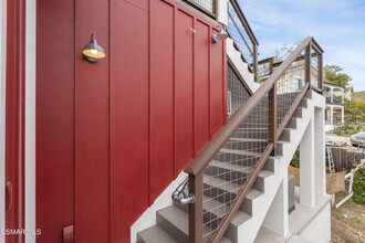 309 Fairview Rd in Thousand Oaks, CA - Building Photo - Building Photo