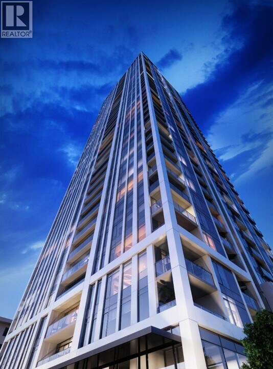 6468 Willingdon Ave in Burnaby, BC - Building Photo