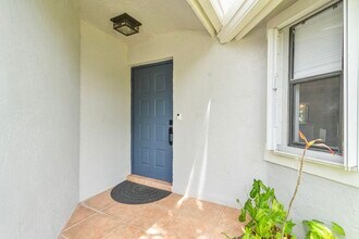 624 Deer Creek Blvd in Deerfield Beach, FL - Building Photo - Building Photo