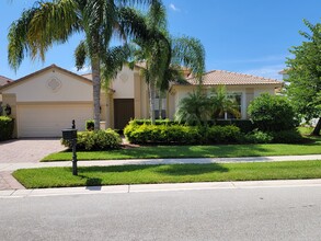 180 Sedona Way in Palm Beach Gardens, FL - Building Photo - Building Photo