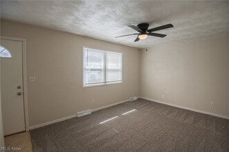 3945 S Schenley Ave in Youngstown, OH - Building Photo - Building Photo