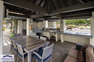 500 Lunalilo St in Honolulu, HI - Building Photo - Building Photo