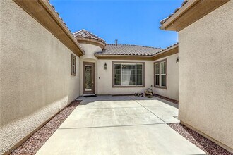 7286 Mt Kearsarge St in Las Vegas, NV - Building Photo - Building Photo