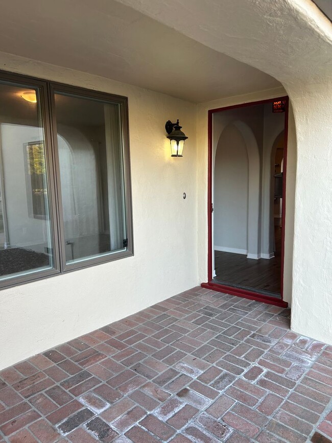26 El Paso Pl in Salinas, CA - Foto de edificio - Building Photo