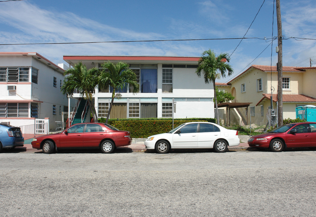 6960 Bryon Ave in Miami Beach, FL - Building Photo