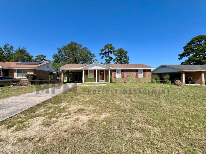 1205 Faraway Dr in Columbia, SC - Building Photo