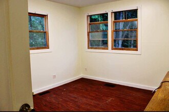 300 Budd Rd in Woodbourne, NY - Building Photo - Building Photo