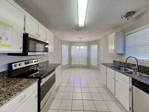 5717 Heatherglen Terrace in Fort Worth, TX - Foto de edificio - Building Photo