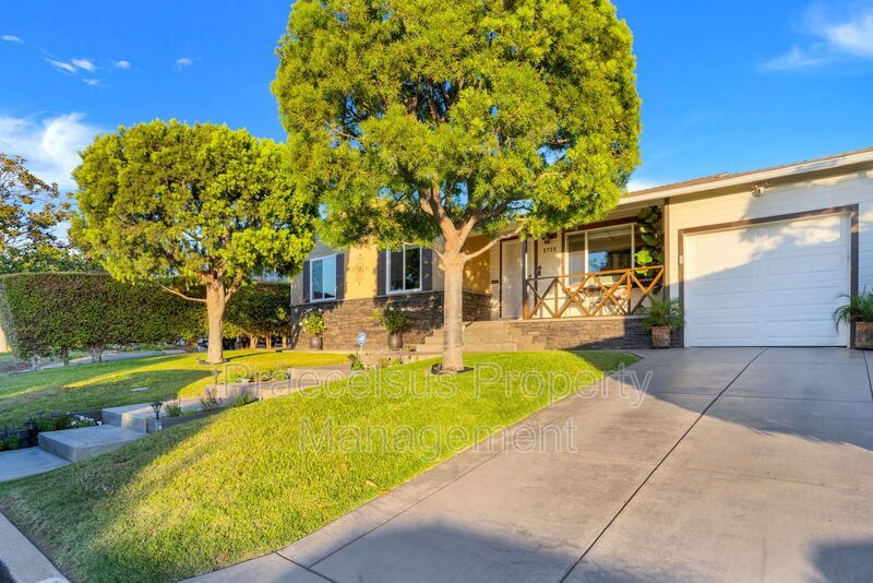 5735 Shaw St in San Diego, CA - Building Photo