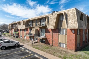 Magnolia Woods in Wichita, KS - Building Photo