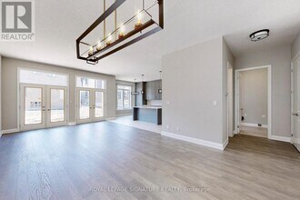 24 Hollybrook Trail in Kitchener, ON - Building Photo - Building Photo