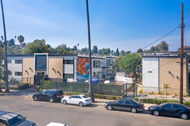 Aiden on Ash in Los Angeles, CA - Building Photo - Building Photo