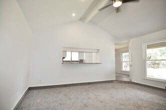 205 Juniper Dr in Arlington, TX - Building Photo - Building Photo