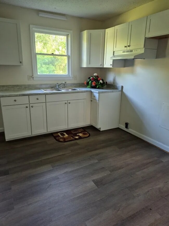 109 Ashcroft Dr in Greenwood, SC - Building Photo - Building Photo