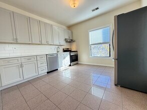 952 W Windsor Ave, Unit 3W in Chicago, IL - Building Photo - Building Photo