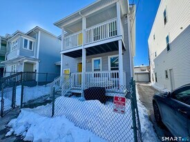 127 Caroline St in Bridgeport, CT - Building Photo