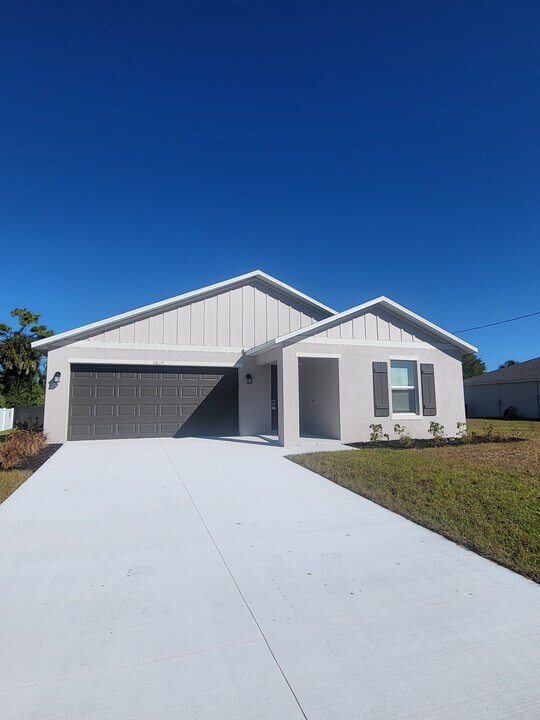 2019 NE 34th St in Cape Coral, FL - Building Photo