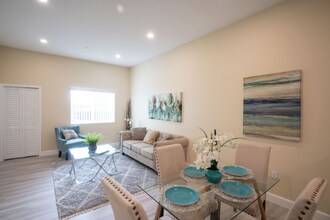 2291 Dunlop St, Unit 21 in San Diego, CA - Building Photo - Building Photo