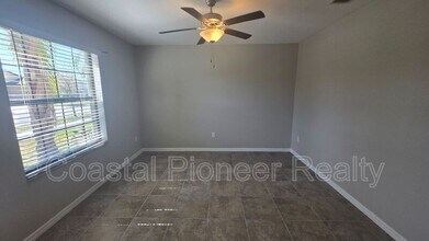 9613 Sage Creek Dr in Ruskin, FL - Building Photo - Building Photo