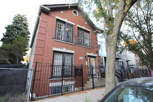 1454 W Walton St, Unit #2 Apartments