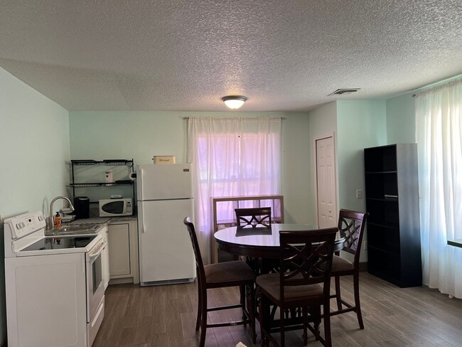 5706 Palmetto Dr in Fort Pierce, FL - Building Photo - Building Photo