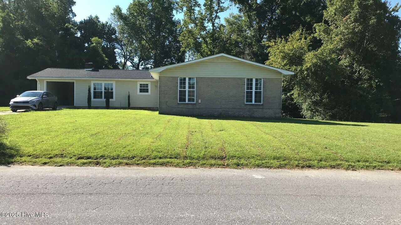 109 Baysden Dr in Jacksonville, NC - Building Photo
