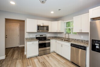 400 E Louisiana Ave in Bessemer City, NC - Building Photo - Building Photo