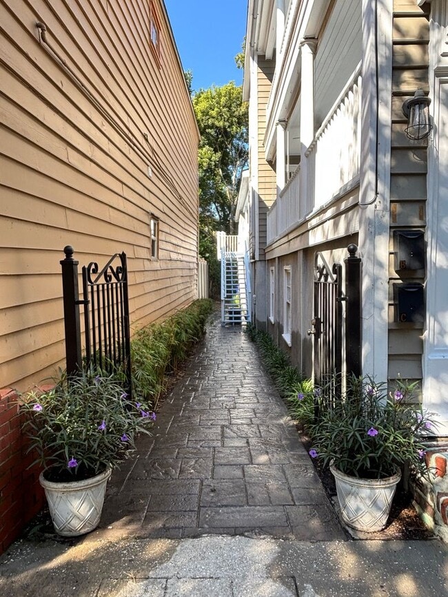 87 America St in Charleston, SC - Building Photo - Building Photo