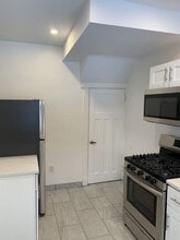 1653 Chislett St in Pittsburgh, PA - Building Photo - Building Photo