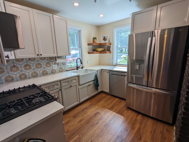 279 Maple St in Franklin, MA - Building Photo - Building Photo