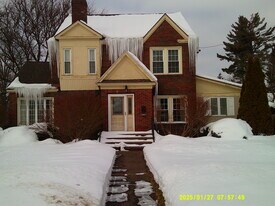 1401 N Madison St in Rome, NY - Building Photo