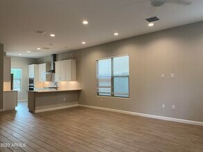 6528 East Michigan Ave in Phoenix, AZ - Building Photo - Building Photo