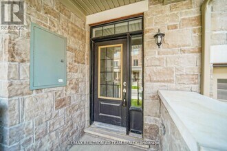 13 Hallmark Way in Whitby, ON - Building Photo - Building Photo
