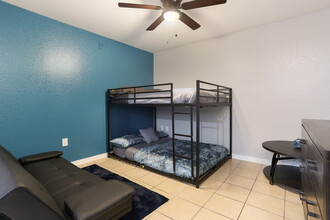 507 Oregon St, Unit 2 in San Antonio, TX - Building Photo - Building Photo