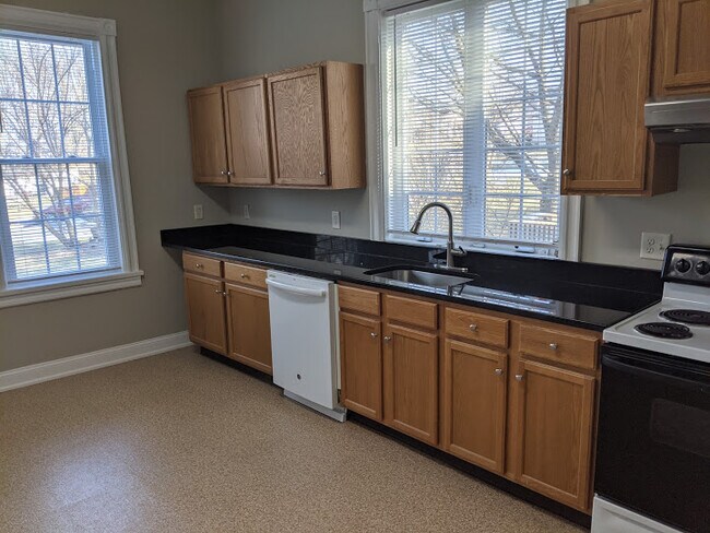 418 Main St, Unit 1st Fl in Tatamy, PA - Building Photo - Building Photo