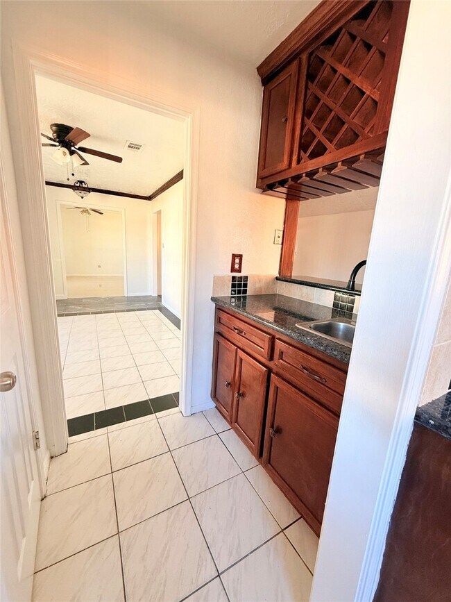 12335 Huntington Field Dr