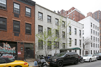 212 E 26th St in New York, NY - Building Photo - Building Photo