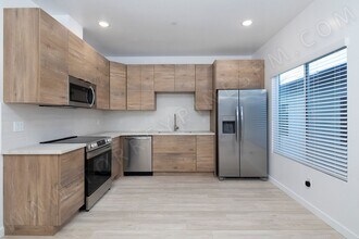 3027 Luna Ave in San Diego, CA - Building Photo - Building Photo