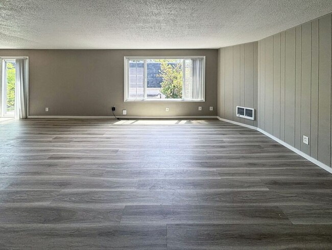 property at 1109 W 6th Ave