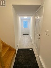 9 Hay Ln. in Barrie, ON - Building Photo - Building Photo