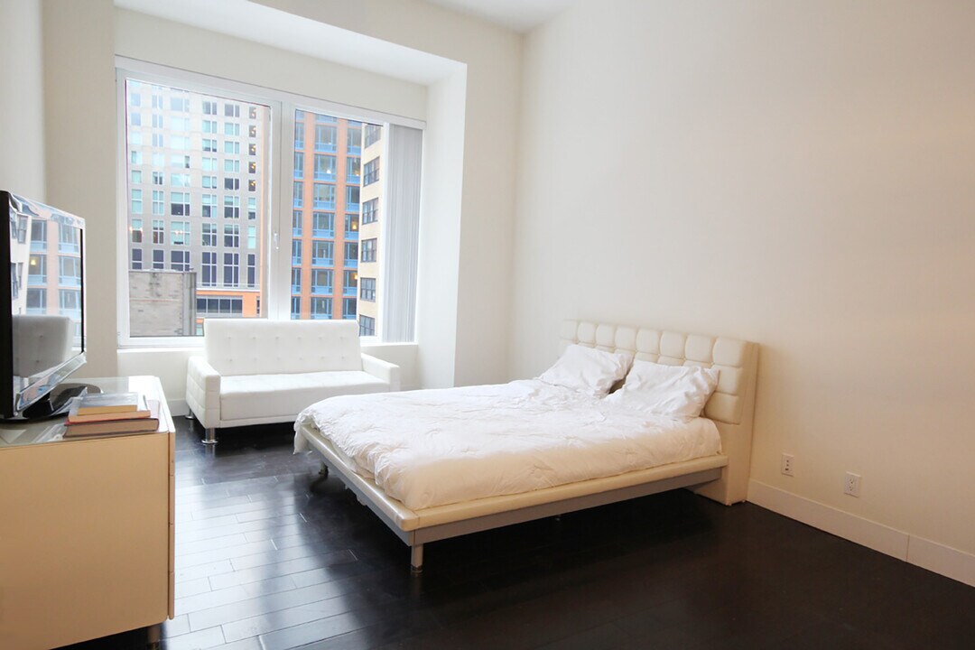 111 Fulton St in New York, NY - Building Photo
