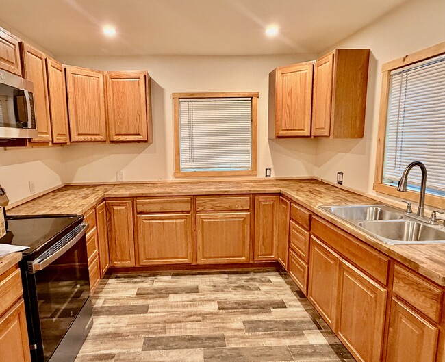 25890 Wayne Rd in Idyllwild, CA - Building Photo - Building Photo