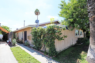 1512 E Locust Ave in Orange, CA - Building Photo - Building Photo